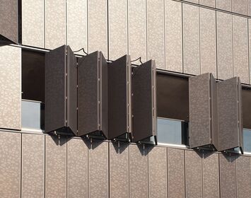 Système de volet pliable pour fermeture/ouverture verticale - Elisse